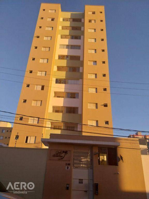 Apartamento à venda com 2 quartos, 65m² - Foto 1