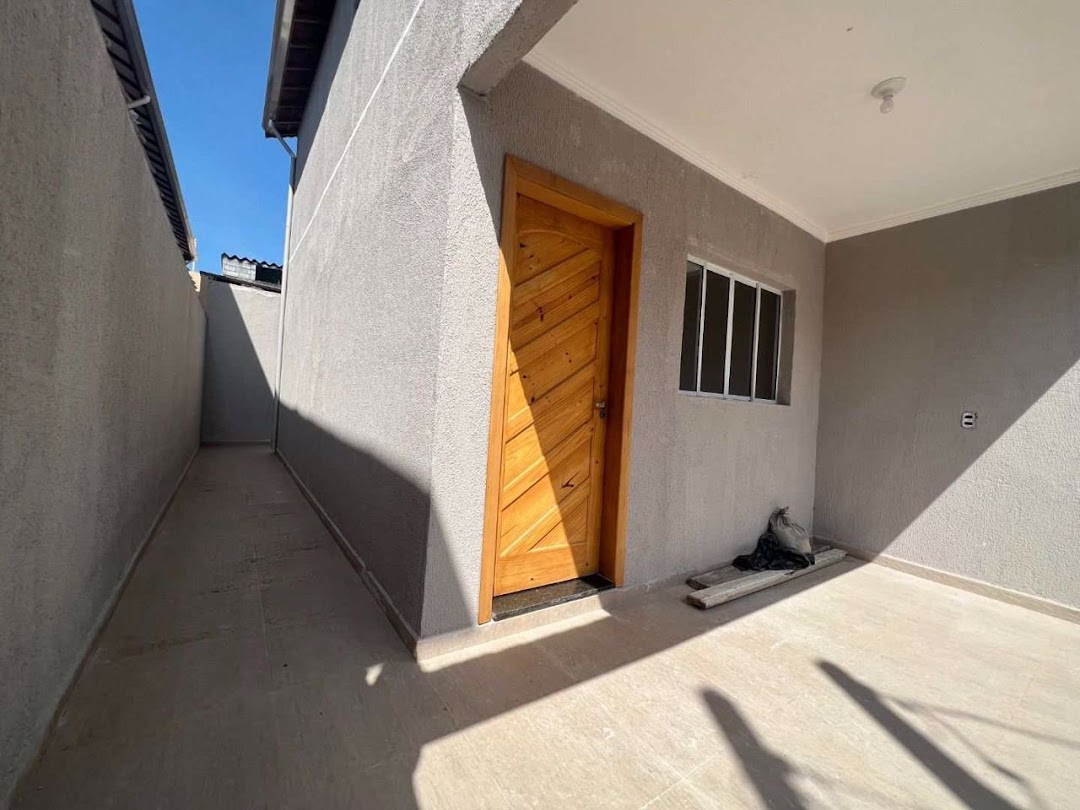 Casa à venda com 2 quartos, 70m² - Foto 2