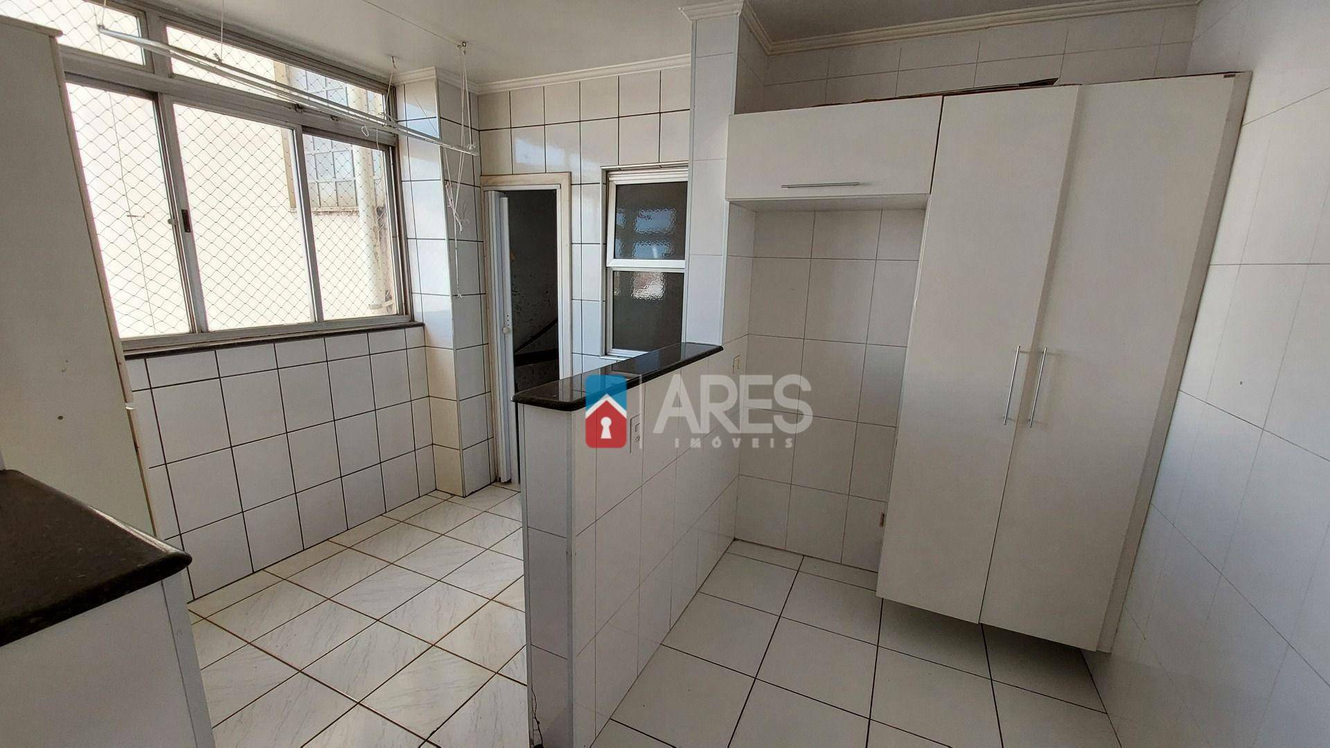 Apartamento para alugar com 3 quartos, 170m² - Foto 10