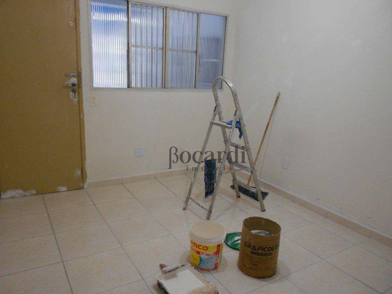 Apartamento à venda com 1 quarto, 45m² - Foto 1