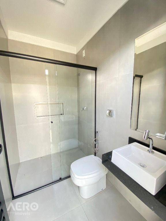 Casa de Condomínio à venda com 3 quartos, 235m² - Foto 32