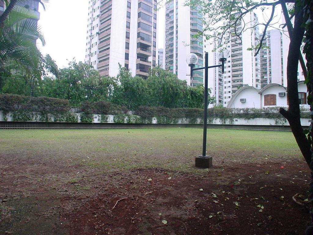 Apartamento à venda com 5 quartos, 300m² - Foto 3