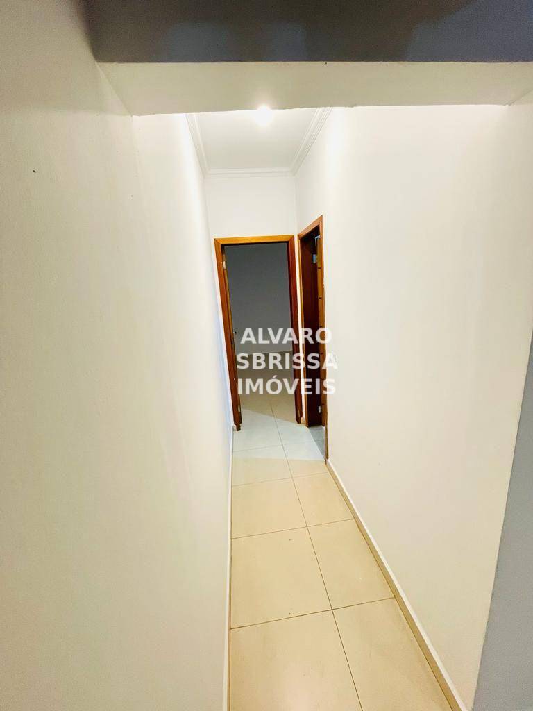 Casa à venda com 2 quartos, 130m² - Foto 11