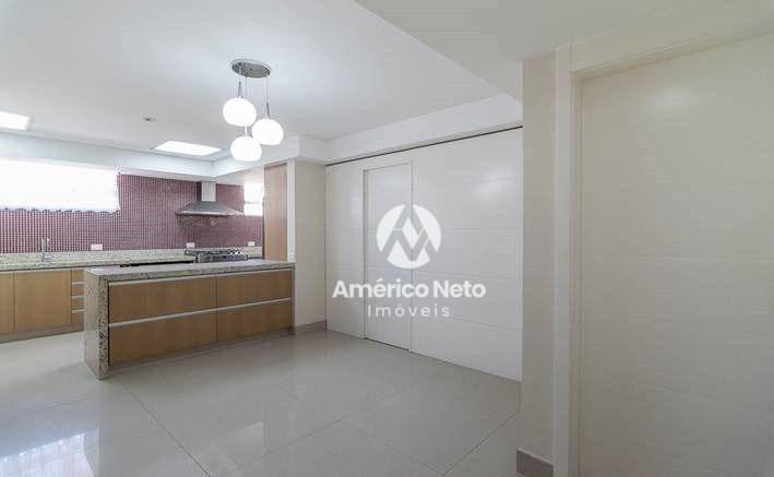 Apartamento para alugar com 4 quartos, 200m² - Foto 2