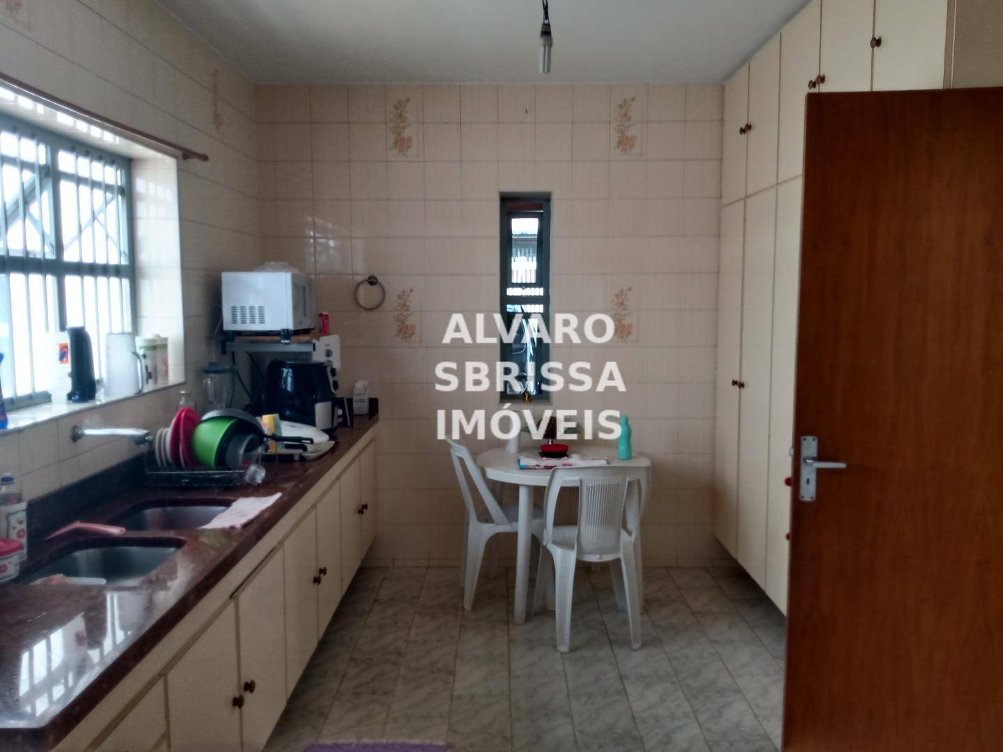 Casa à venda com 2 quartos, 187m² - Foto 7