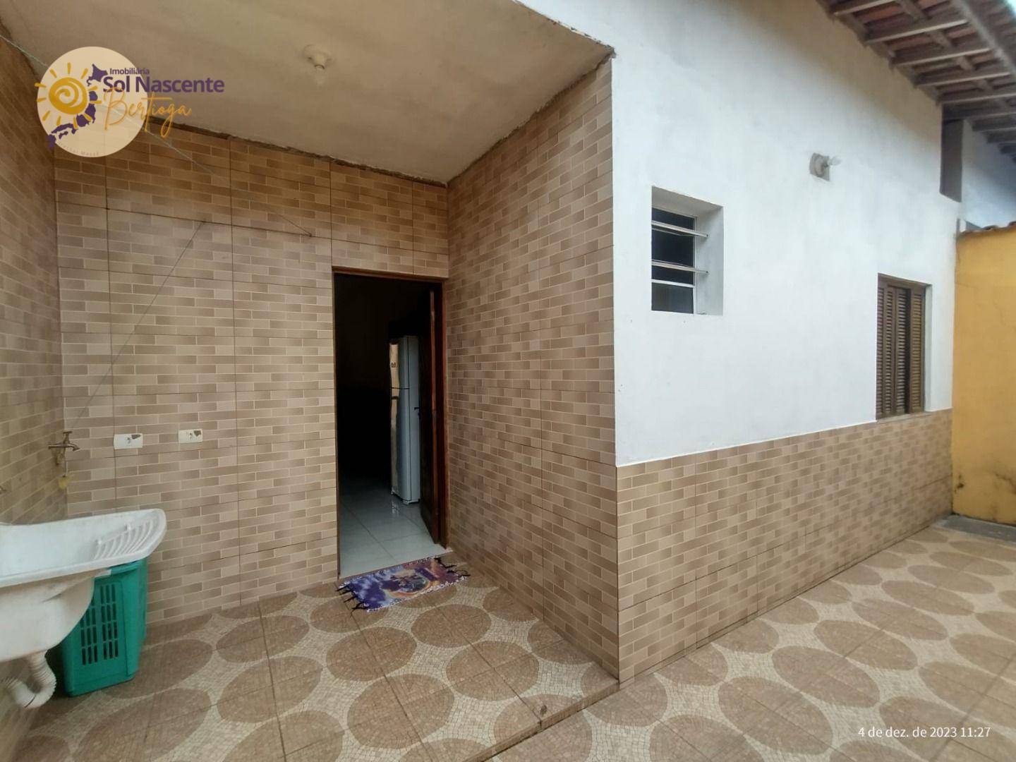 Casa à venda com 2 quartos, 70m² - Foto 5