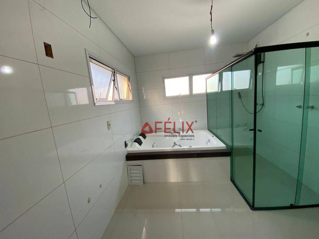 Casa de Condomínio para alugar com 4 quartos, 329m² - Foto 14