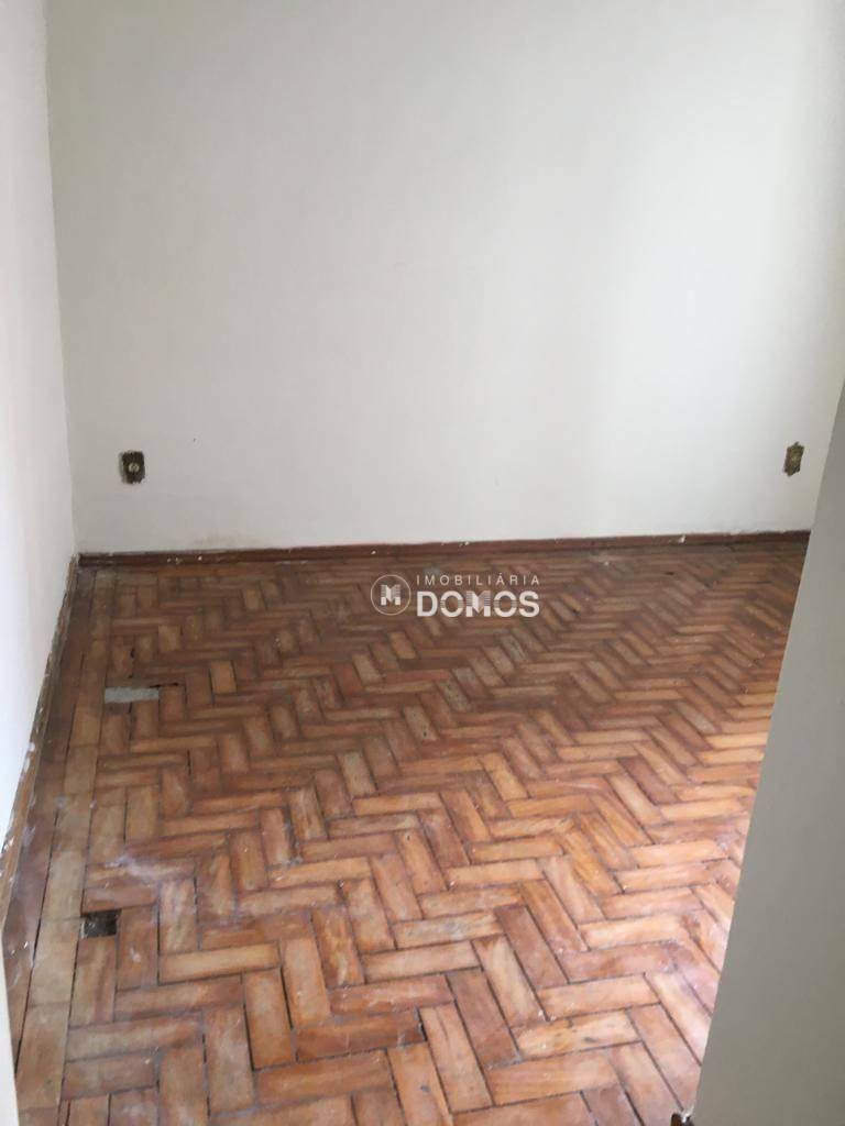 Casa para alugar com 3 quartos, 200m² - Foto 18