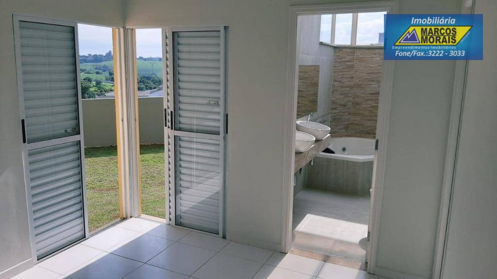 Casa de Condomínio à venda com 3 quartos, 300m² - Foto 18