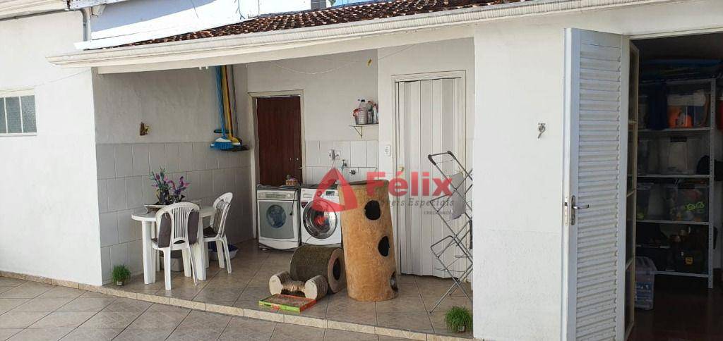 Casa à venda com 5 quartos, 155m² - Foto 19