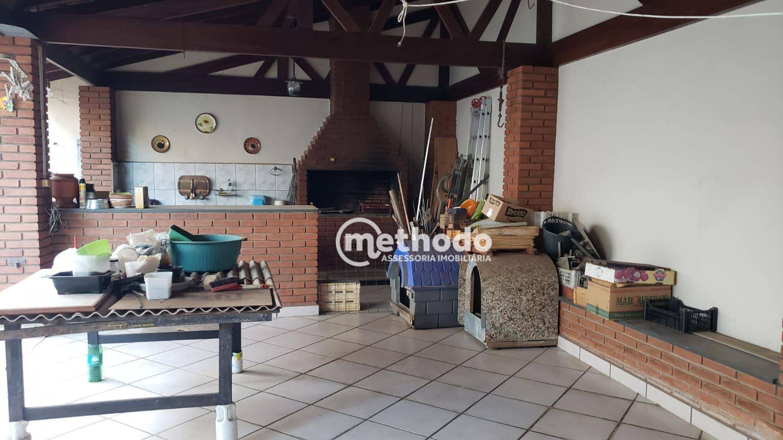 Casa à venda com 4 quartos, 205m² - Foto 2