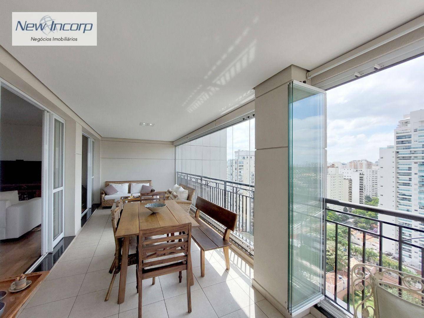 Apartamento à venda com 4 quartos, 258m² - Foto 3