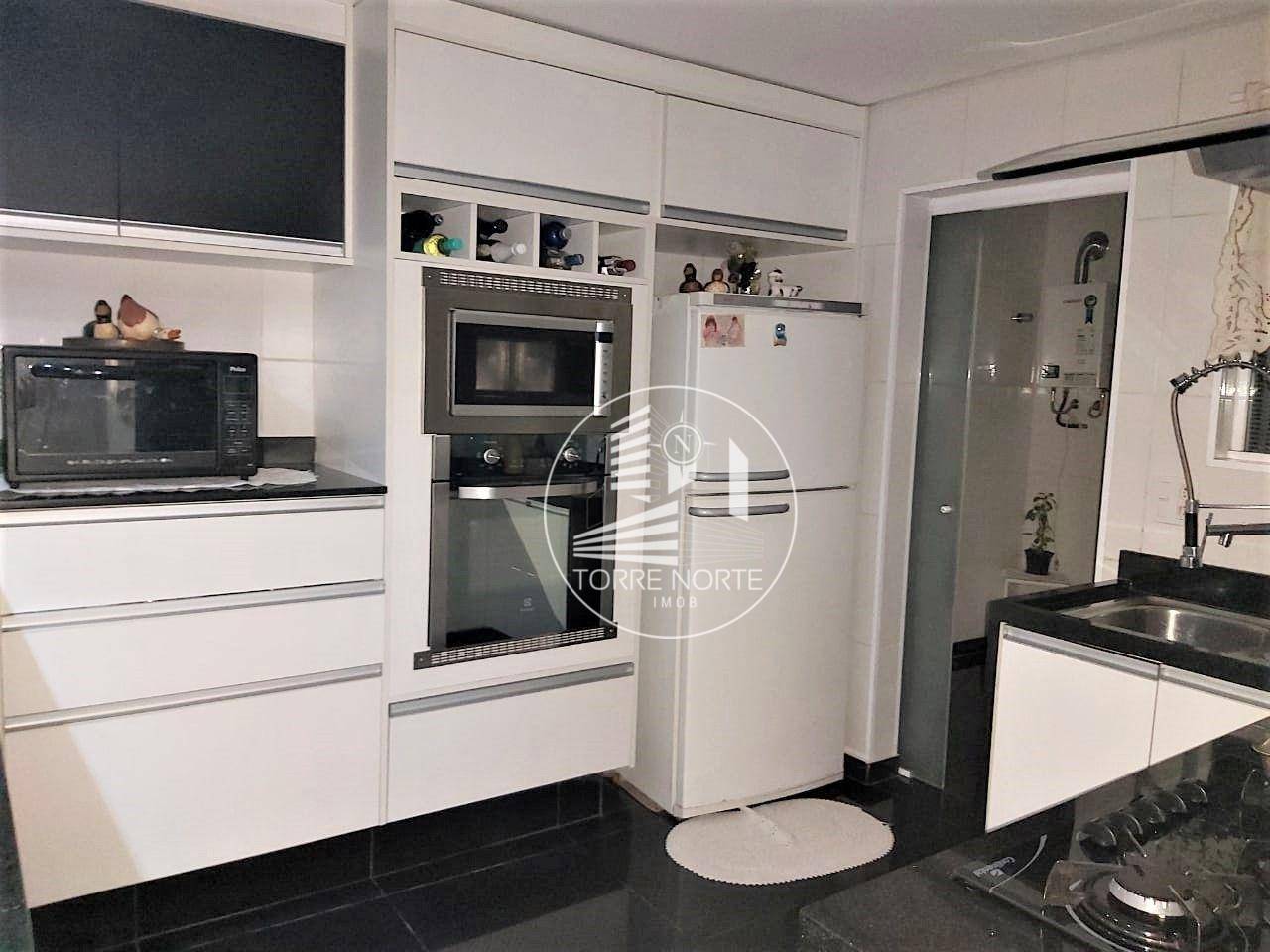 Apartamento à venda com 3 quartos, 130m² - Foto 31