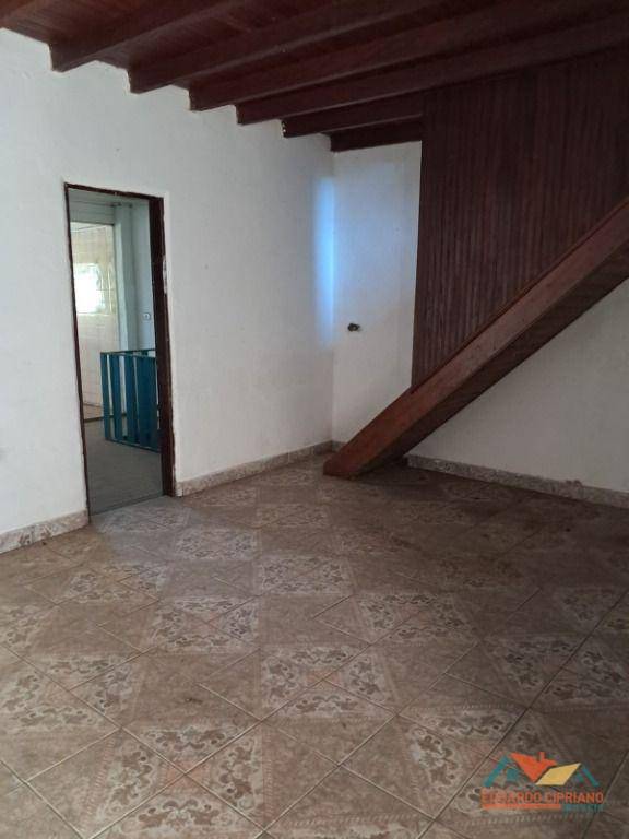 Casa à venda com 6 quartos, 230m² - Foto 47