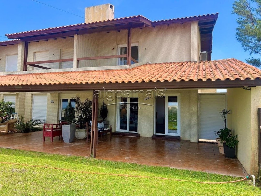 Casa à venda com 3 quartos, 150m² - Foto 1