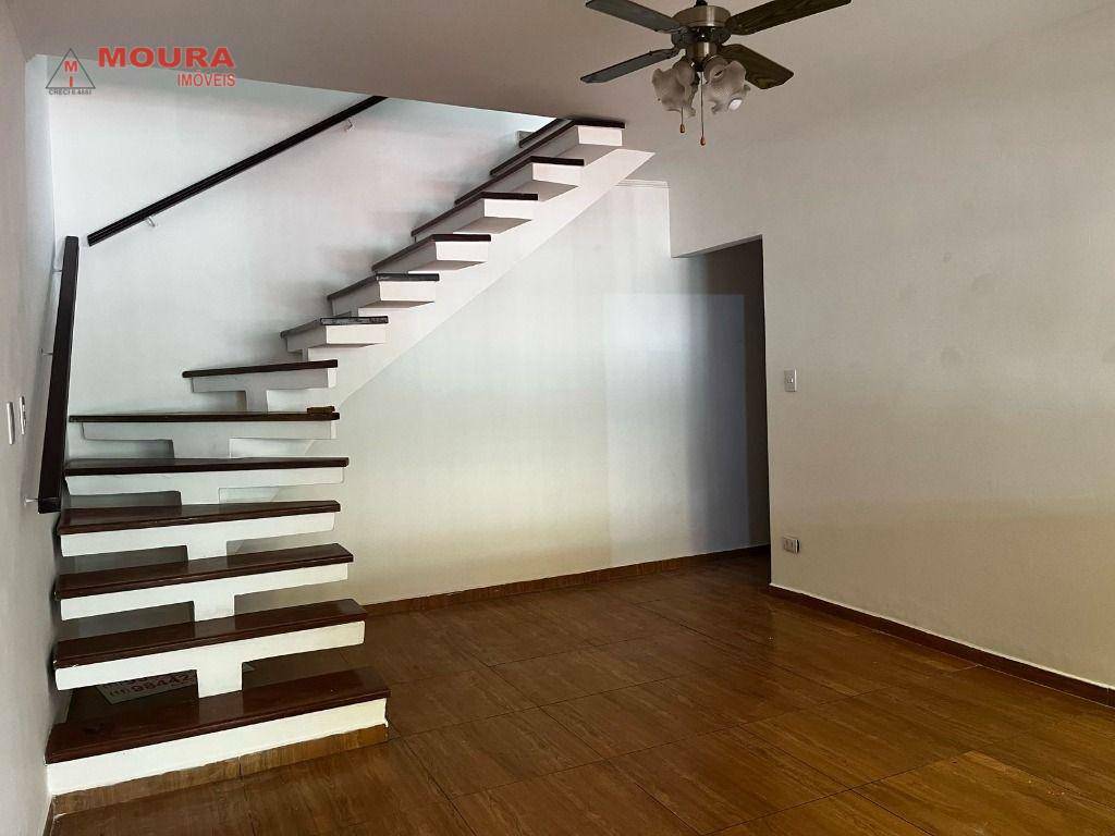 Sobrado para alugar com 2 quartos, 120m² - Foto 4