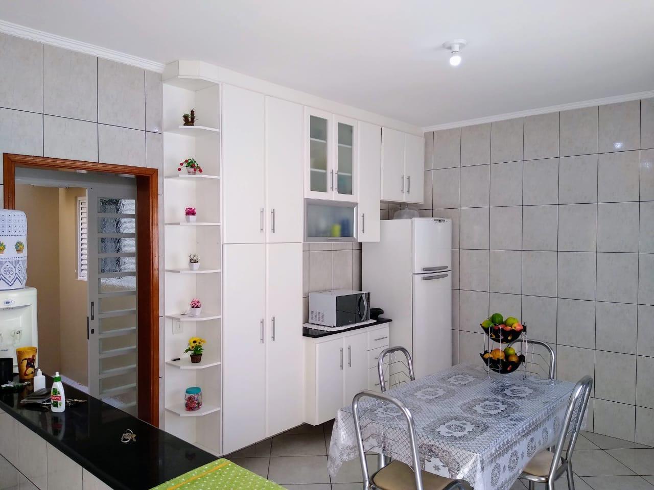 Casa à venda com 3 quartos, 250m² - Foto 2