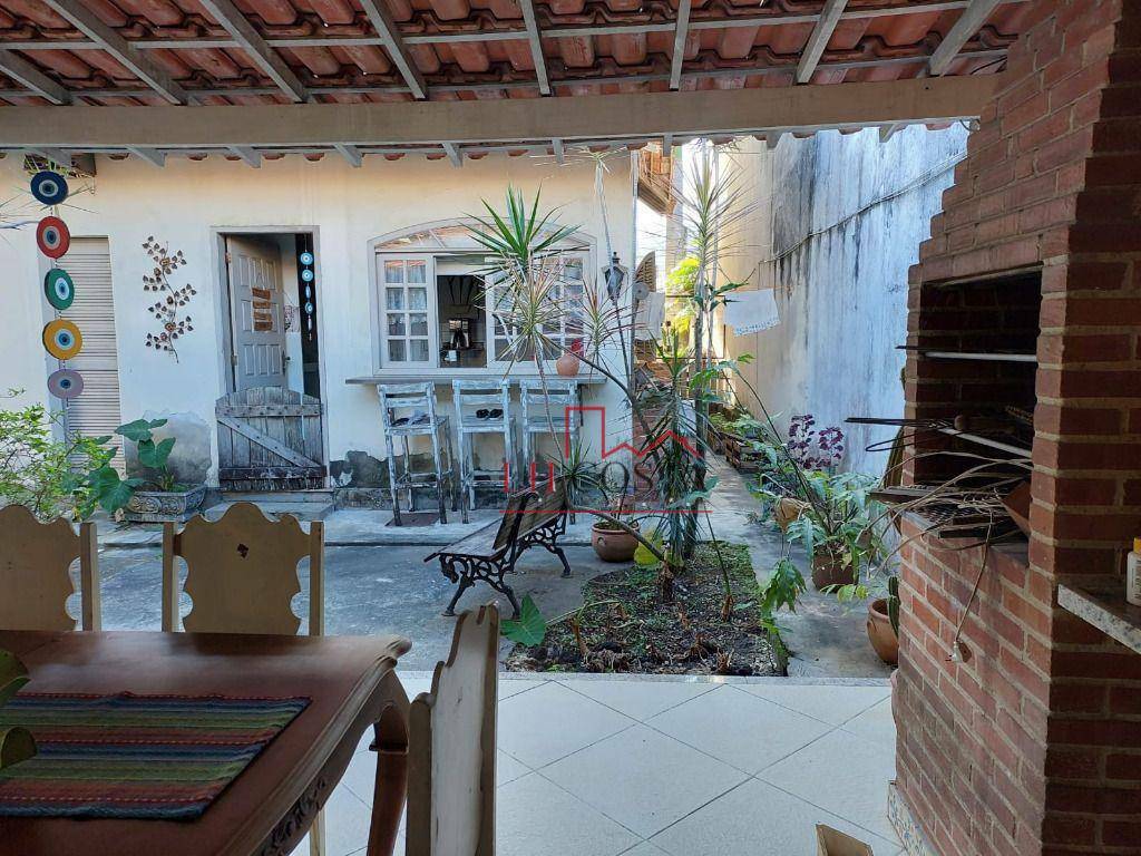 Casa à venda com 3 quartos, 250m² - Foto 25