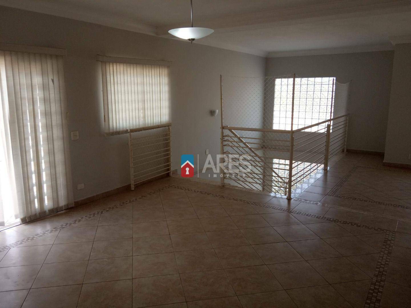 Casa à venda com 3 quartos, 223m² - Foto 3