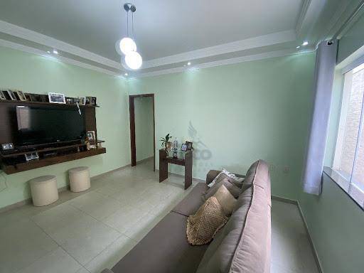 Casa à venda com 3 quartos, 300m² - Foto 1