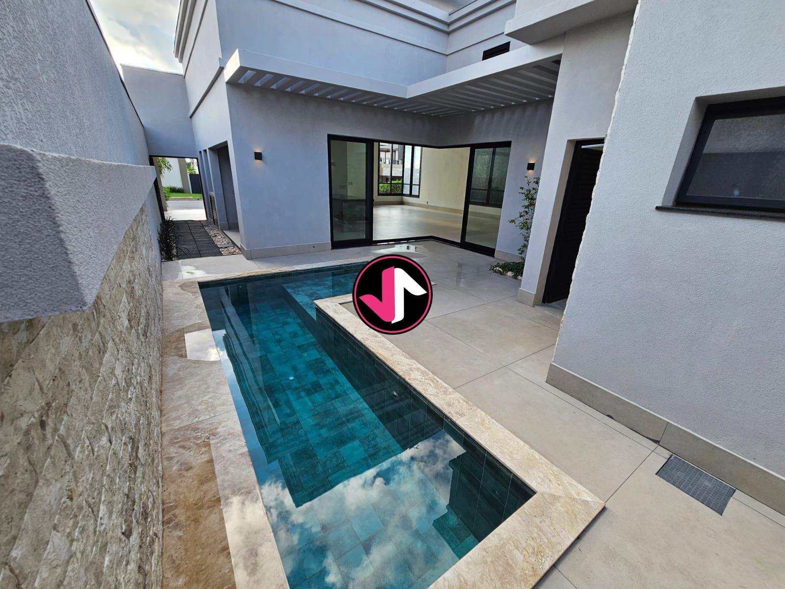 Casa de Condomínio à venda com 3 quartos, 450m² - Foto 2