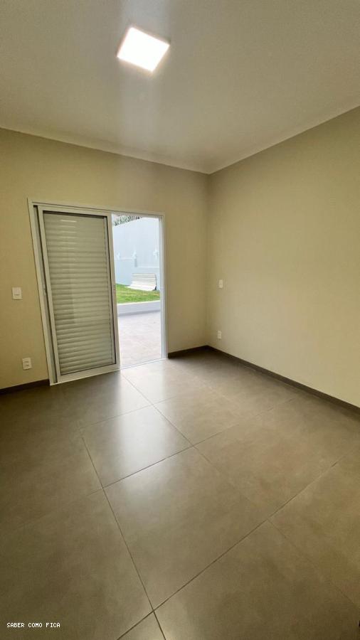 Casa à venda com 3 quartos, 292m² - Foto 2