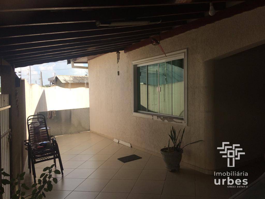 Casa à venda com 3 quartos, 100m² - Foto 1