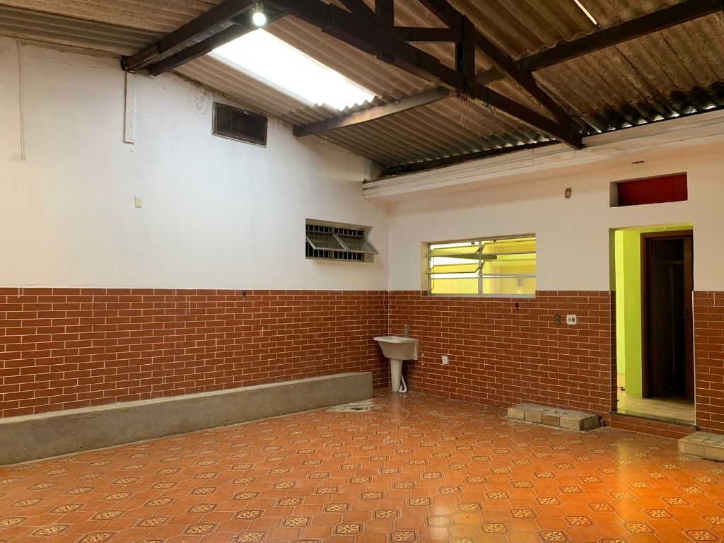 Casa à venda e aluguel com 3 quartos, 260m² - Foto 4