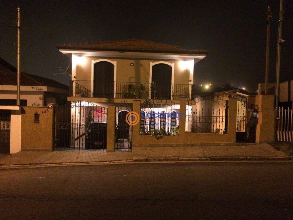 Casa, 4 quartos, 284 m² - Foto 1