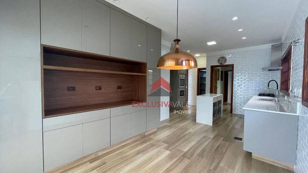 Casa de Condomínio à venda com 4 quartos, 420m² - Foto 14