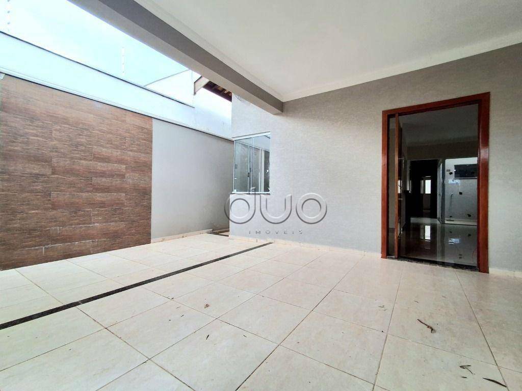 Casa à venda com 3 quartos, 123m² - Foto 2