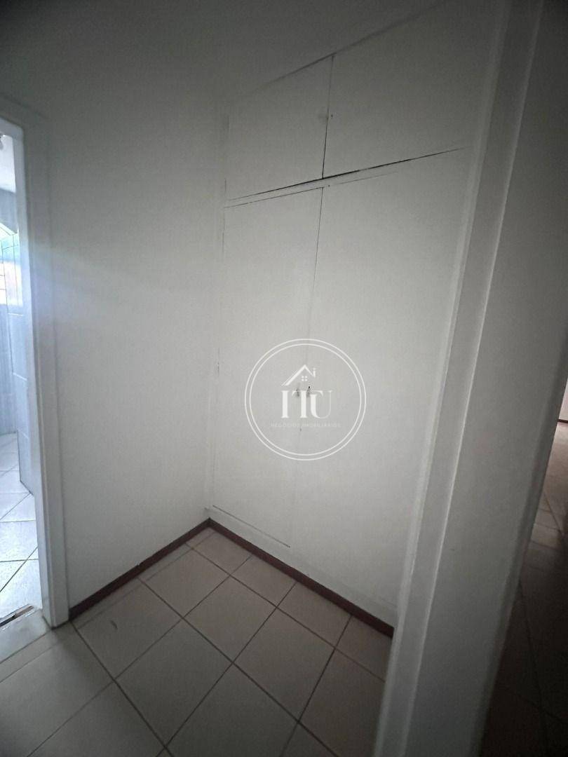 Casa para alugar com 6 quartos, 224m² - Foto 13