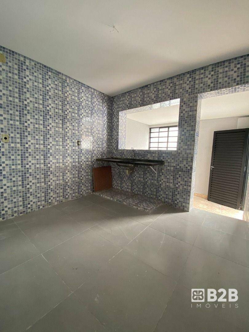 Casa à venda com 3 quartos, 165m² - Foto 4