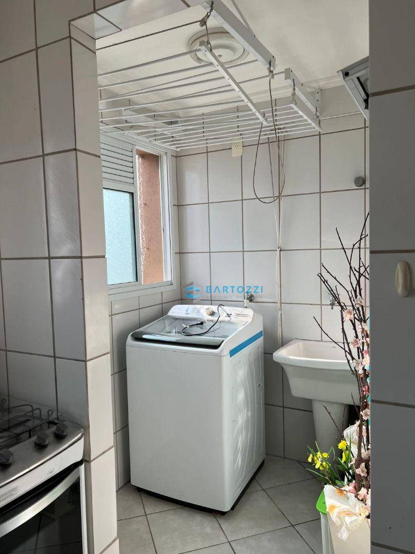 Apartamento à venda com 2 quartos, 65m² - Foto 17