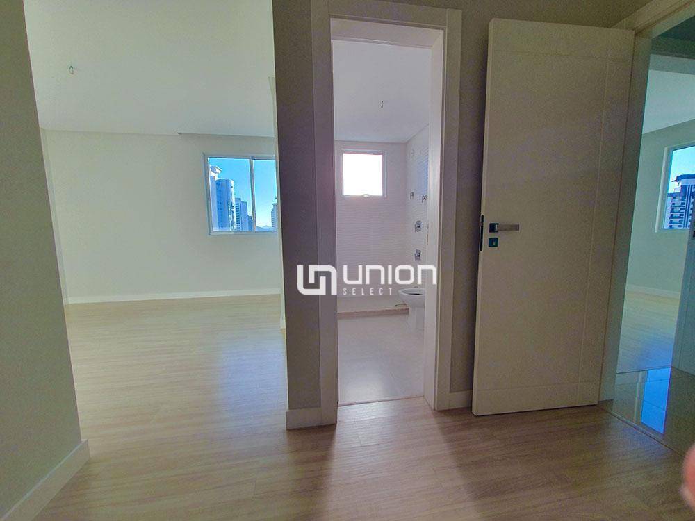 Apartamento à venda com 3 quartos, 145m² - Foto 23