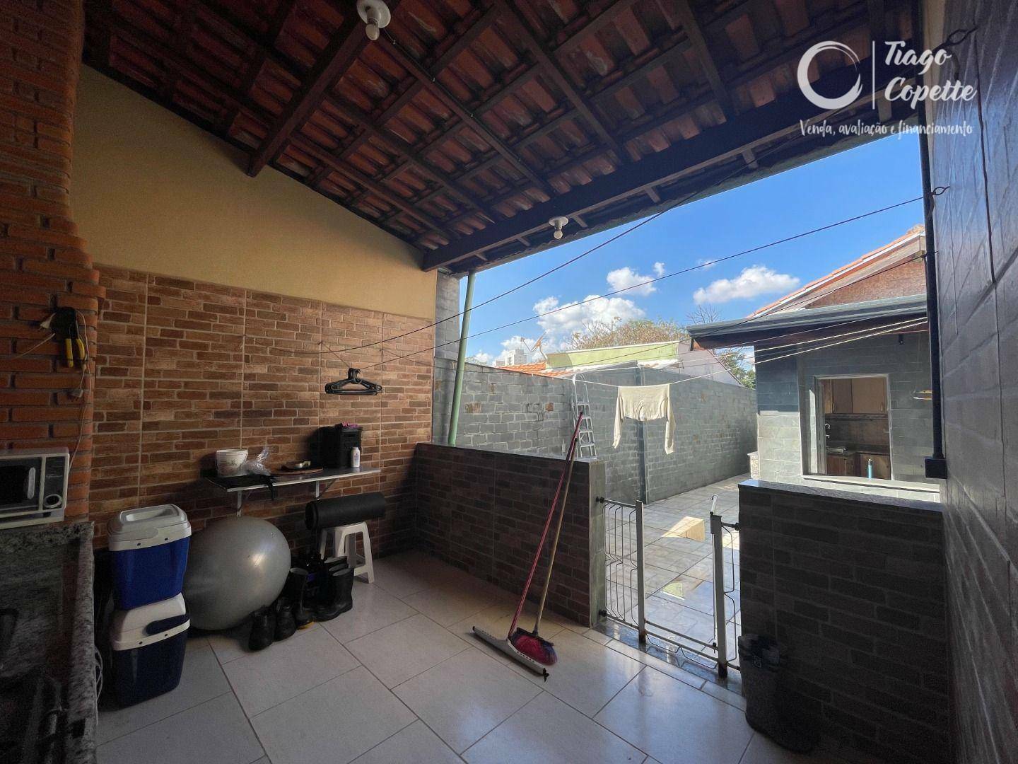 Casa à venda com 2 quartos, 88m² - Foto 4