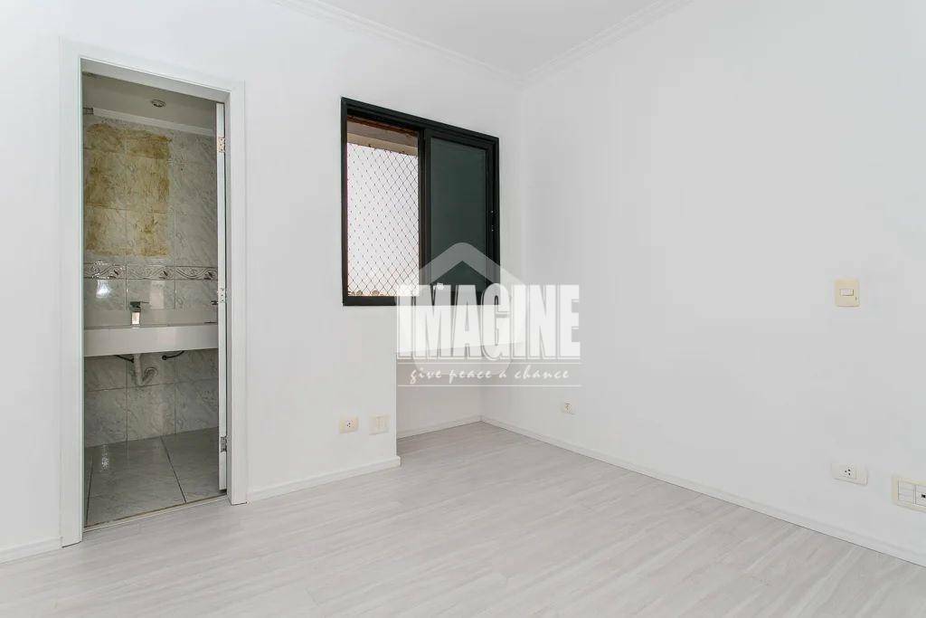 Apartamento à venda com 3 quartos, 131m² - Foto 19