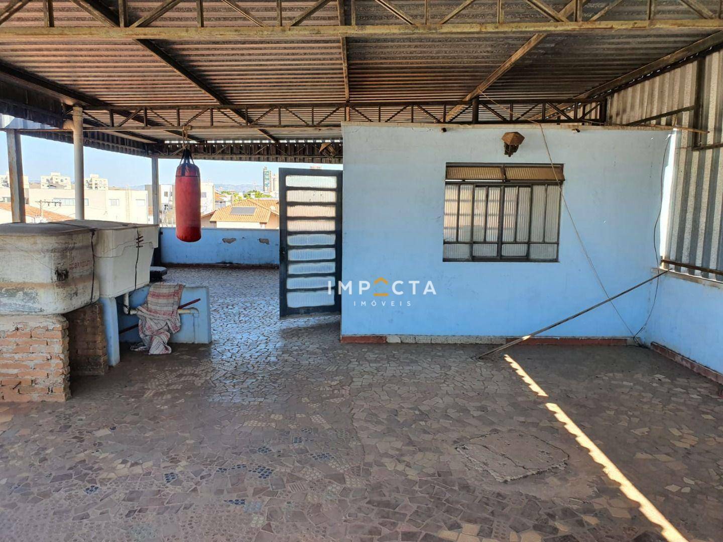 Casa à venda com 4 quartos, 273m² - Foto 17