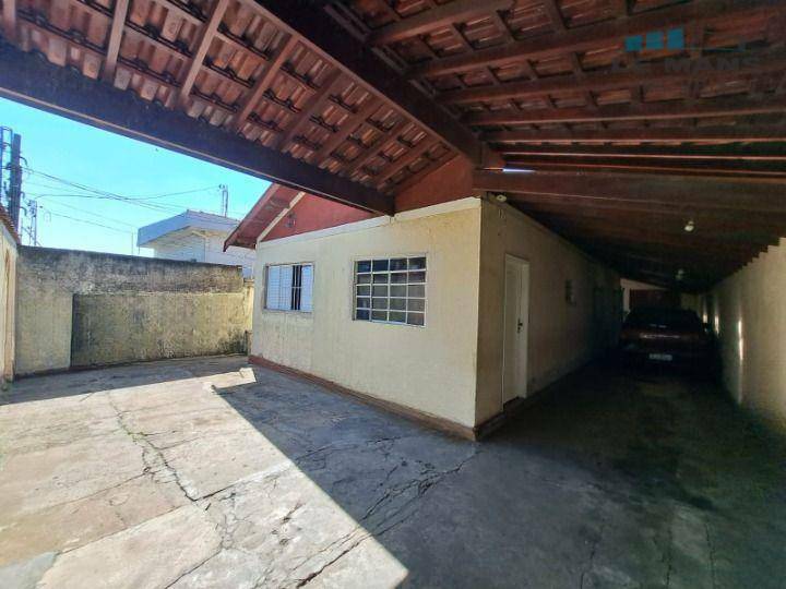 Casa à venda com 5 quartos, 173m² - Foto 1