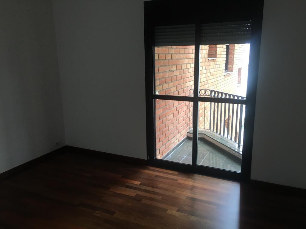 Apartamento para alugar com 3 quartos, 217m² - Foto 8