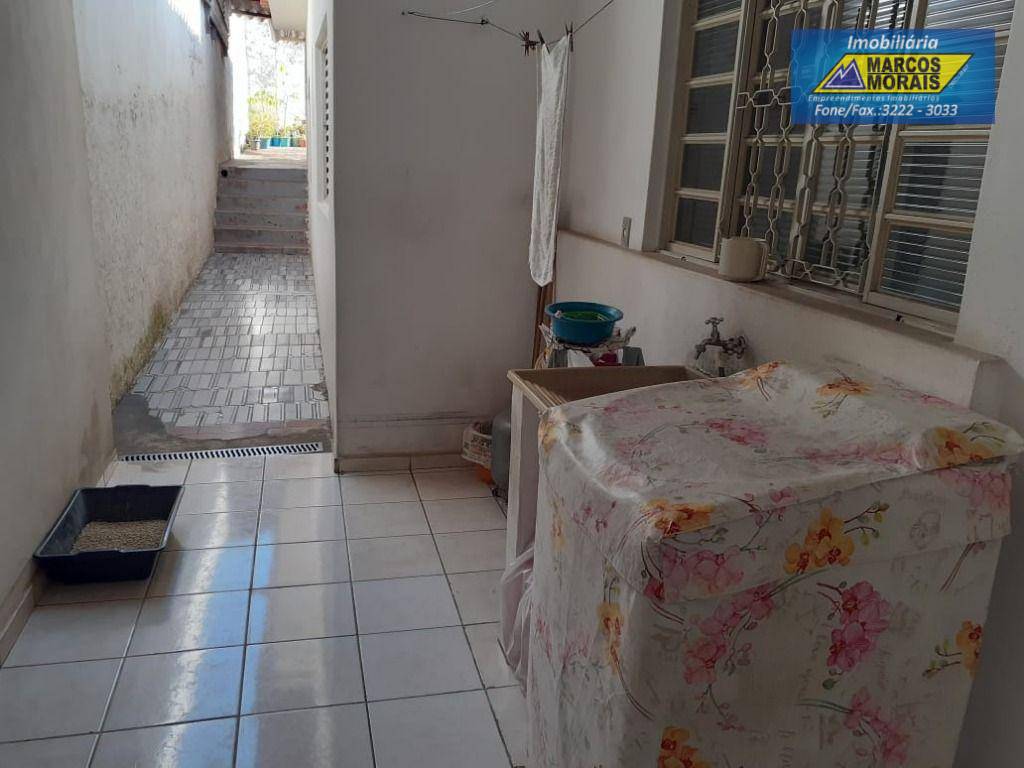 Casa à venda com 2 quartos, 100m² - Foto 11