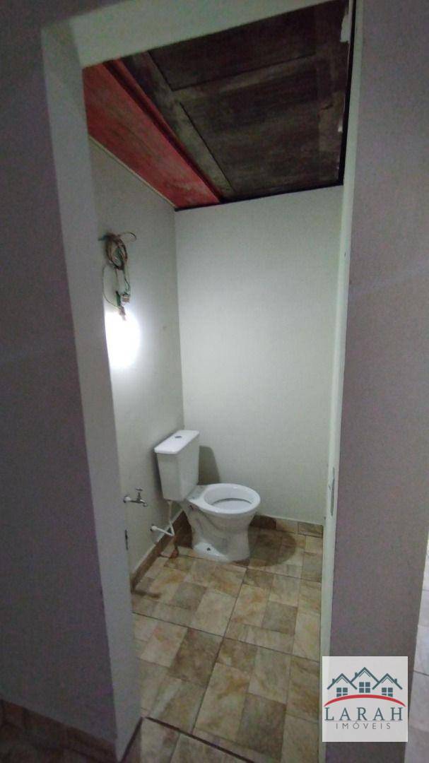 Casa para alugar com 3 quartos, 200m² - Foto 4