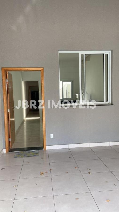 Casa à venda com 2 quartos, 75m² - Foto 1