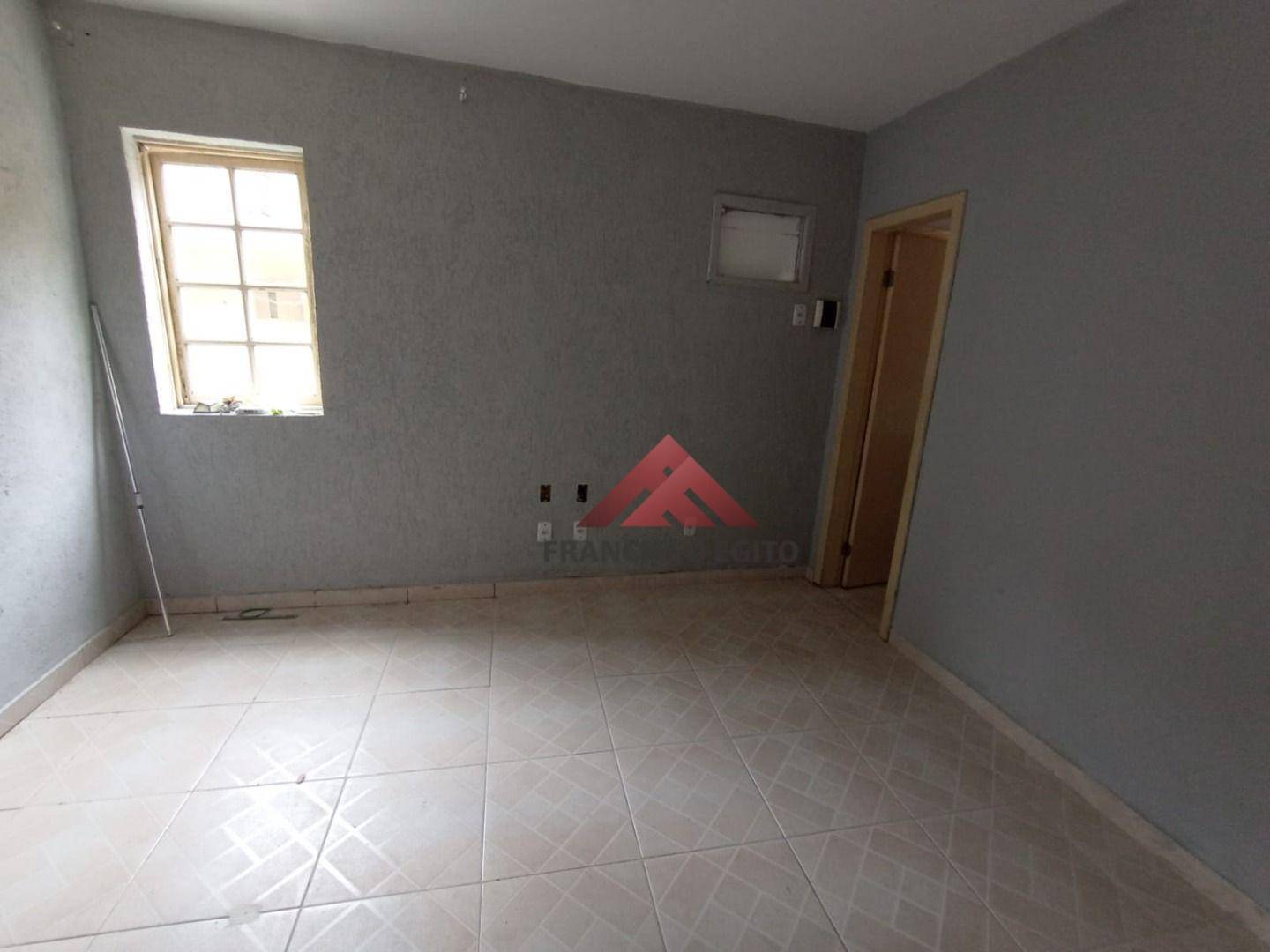 Casa para alugar com 4 quartos, 100m² - Foto 4