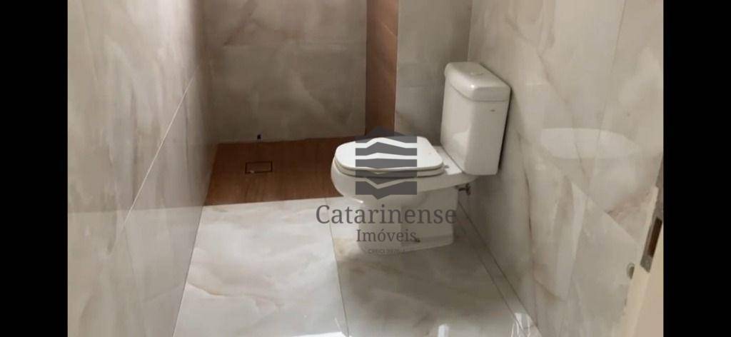 Casa à venda com 2 quartos, 50m² - Foto 8