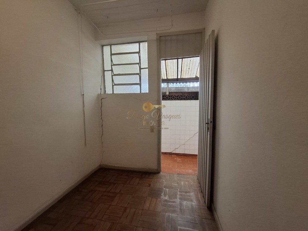 Casa à venda com 2 quartos, 80m² - Foto 9