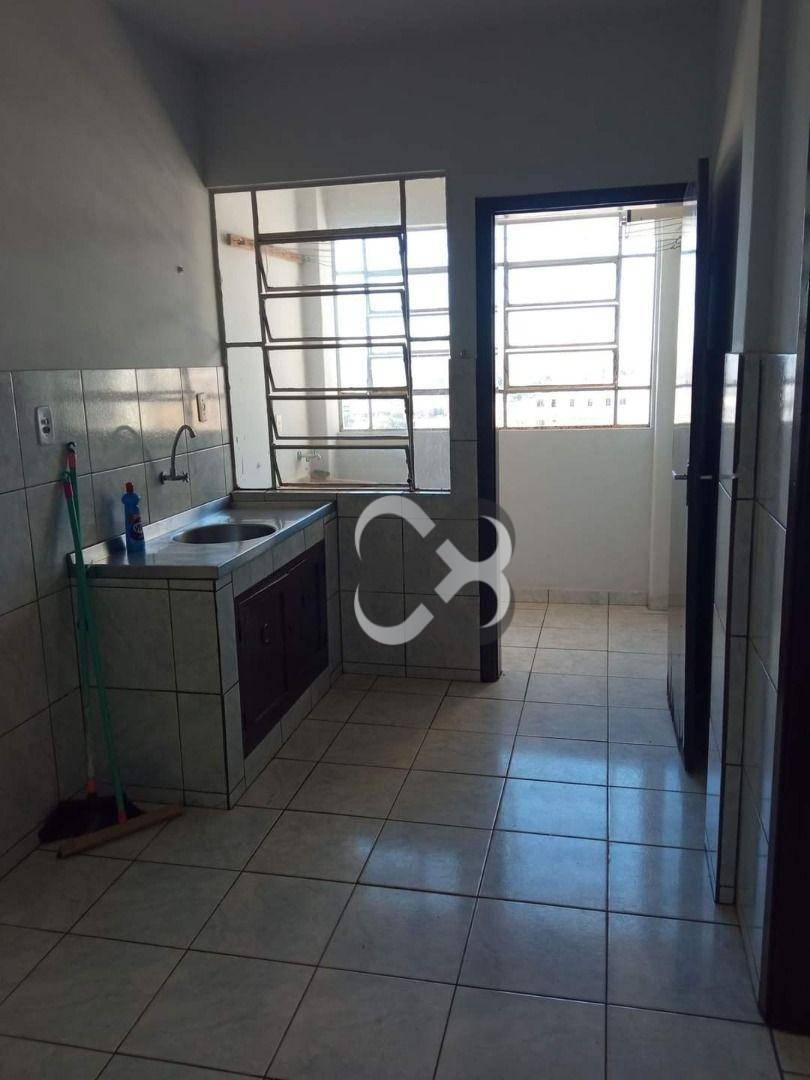 Apartamento à venda com 2 quartos, 69m² - Foto 4