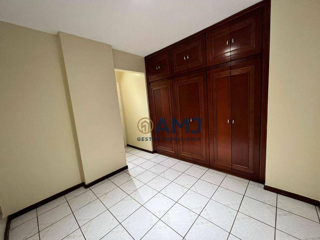 Apartamento para alugar com 3 quartos, 110m² - Foto 21