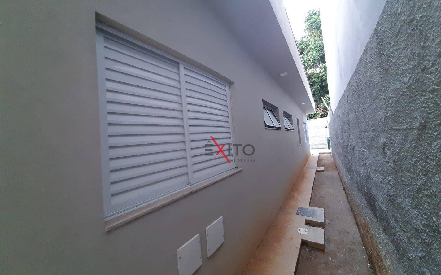 Casa de Condomínio à venda com 3 quartos, 132m² - Foto 2