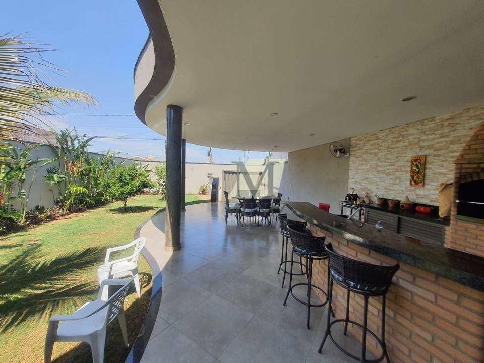 Casa à venda com 3 quartos, 300m² - Foto 10